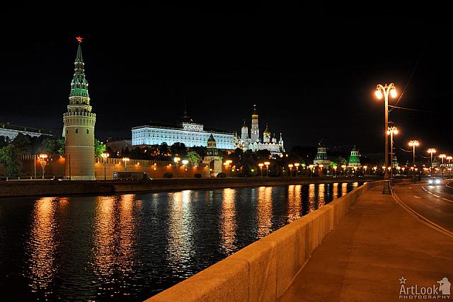 Walking on the Sofiyskaya Embankment at Night