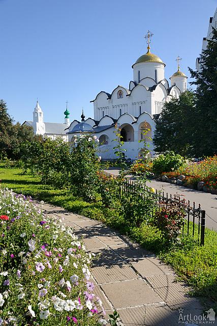 Intercession Cathedral and Paths with Flowers