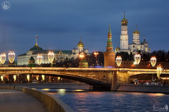 Festive Lights of Bolshoy Moskvoretsky Bridge & Moscow Kremlin