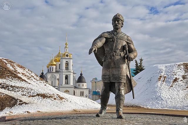 Yuri Dolgoruky Monument at Dmitrov Kremlin in Winter Season