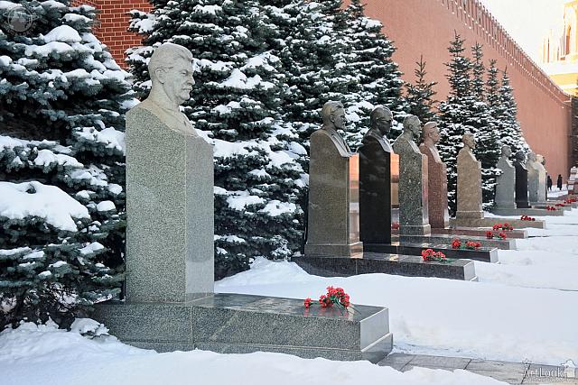Tombs of Stalin and Other Soviet Leaders Covered Snow