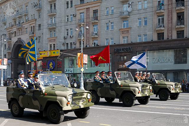 Commander Jeeps with flags of the Russian Forces
