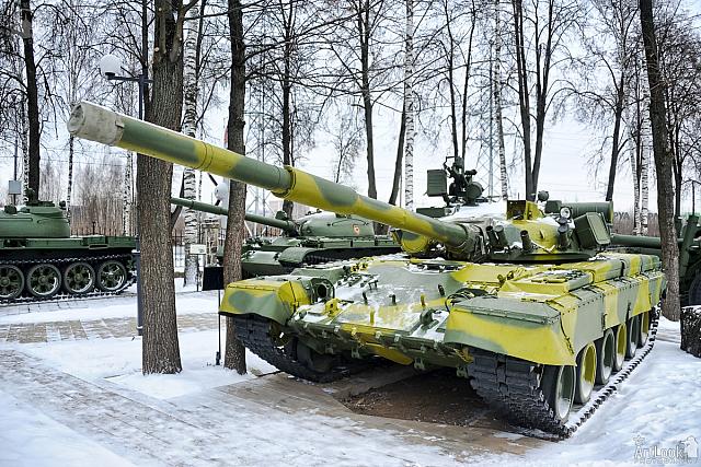 Russian T-80B Tank in Snow (Front Angle View)