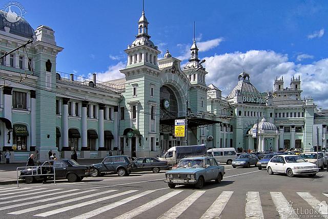 Old Lada at Belorussky Railway Station