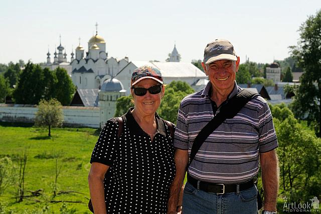At background of Pokrovsky Convent in Suzdal