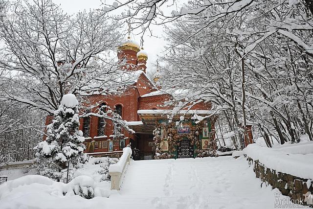 Church of the Icon of the Mother of God in Gorny after Snowfall