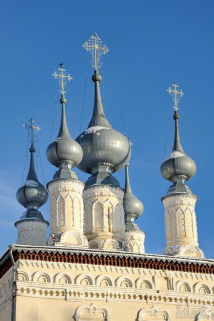 Silver Onion Cupolas of Smolenskaya Сhurch in Suzdal