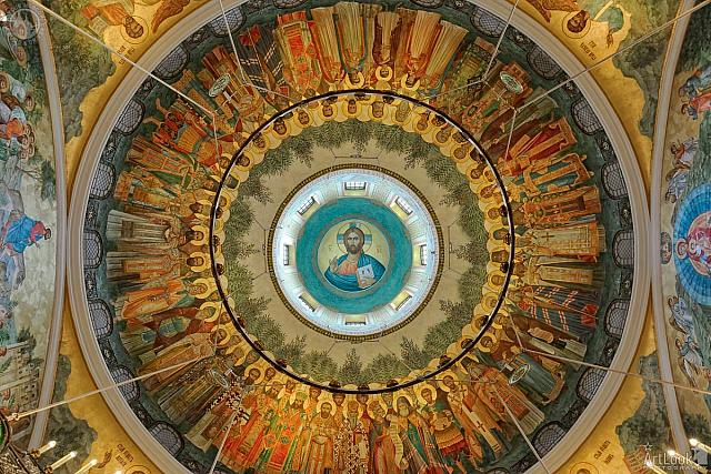 Under the Cupola of Resurrection Church in Sretensky Monastery