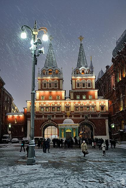Snowing in Red Square’s Resurrection Gate