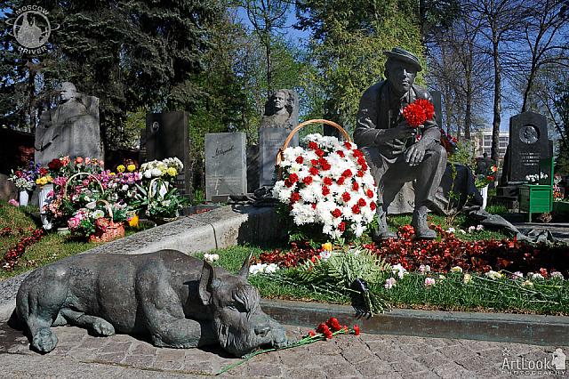 Grave of Yuri Nikulin