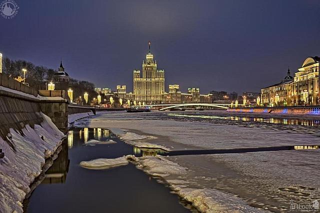 Melted Ice on Moskva River - Moskvoretskaya Embankment