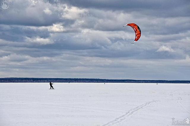 Snow Kiting on Pleshcheyevo Lake