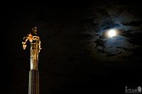 Looking to the Moon – The Statue of Yuri Gagarin